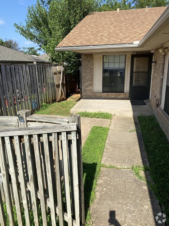 Building Photo - 12606 Abbotts Way