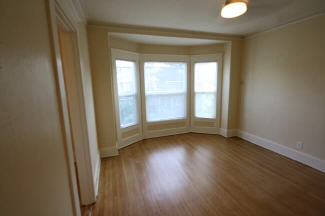Foto del edificio - 910 Southeast 37th Avenue