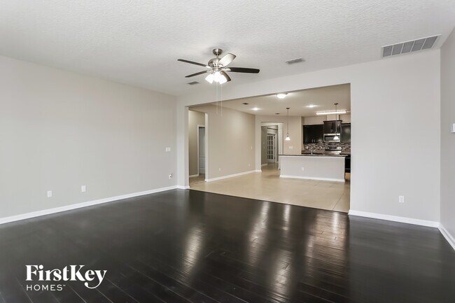 Foto del edificio - 16367 Magnolia Grove Way