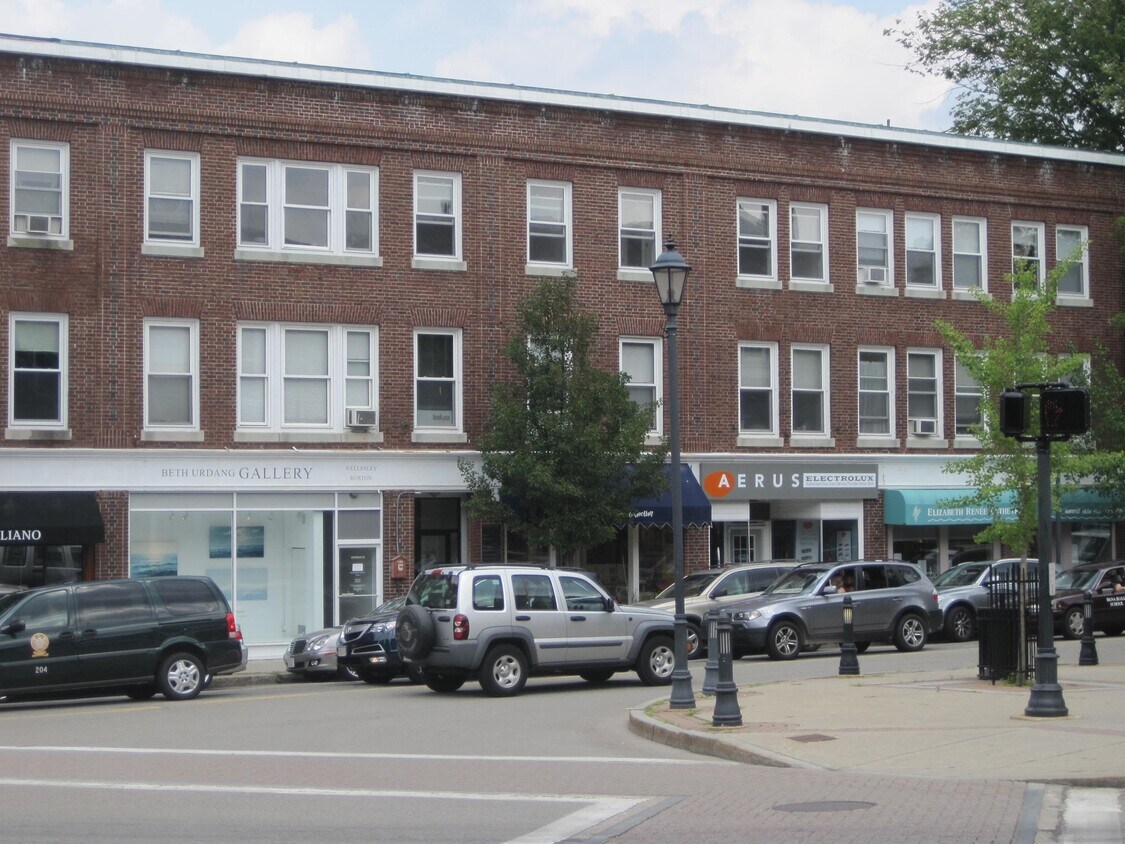 Building Photo - 18 Grove St