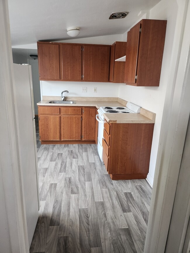 Building Photo - 3005 Fairways Ct
