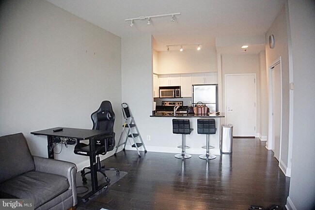 Foto del edificio - 7500 Woodmont Ave