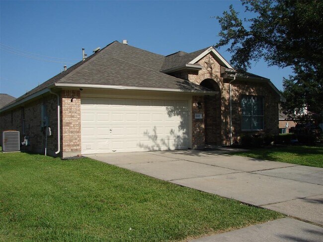 Foto del edificio - 8302 Coleus Ln