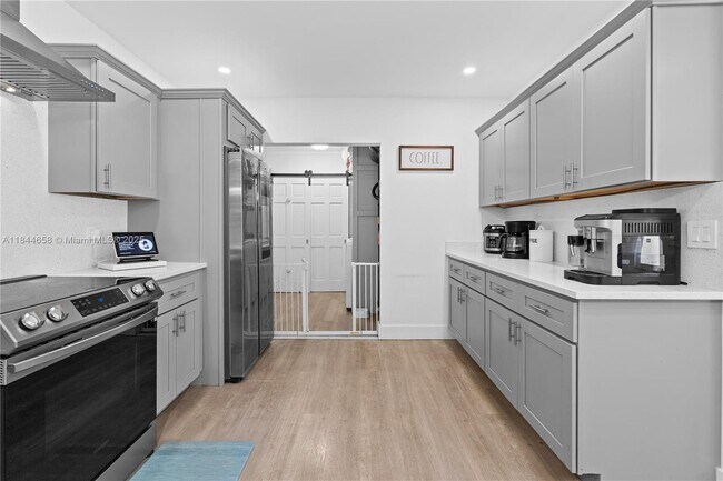 Foto del edificio - 1346 NW 4th St