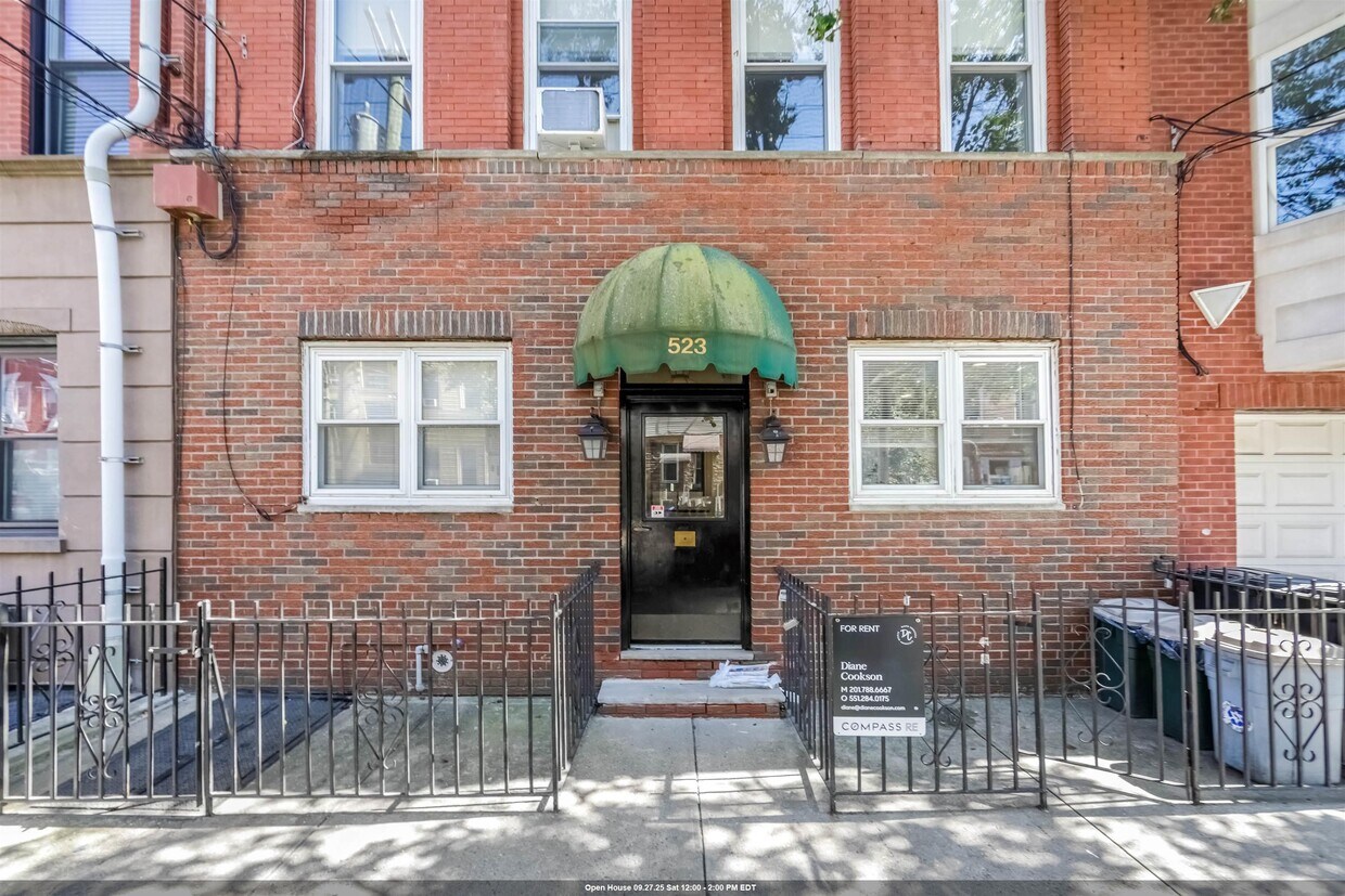 Primary Photo - 523 Adams St