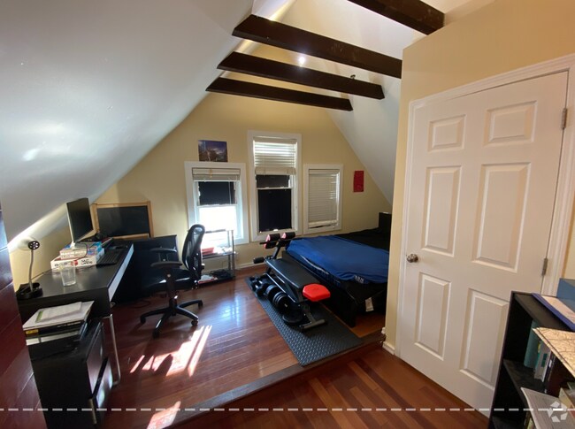 Building Photo - 383 Highland Ave