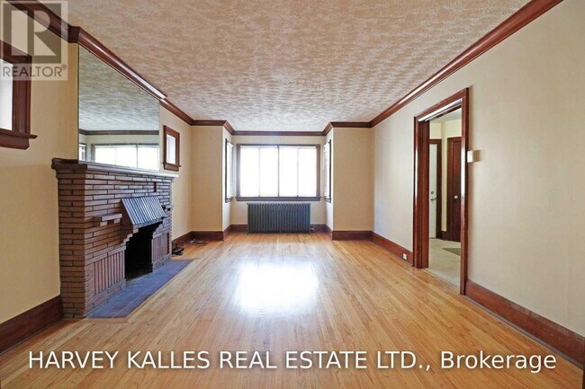 Photo du bâtiment - 184 Duplex Ave