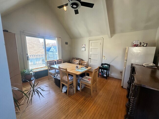 Foto del edificio - 147 Willow Ave