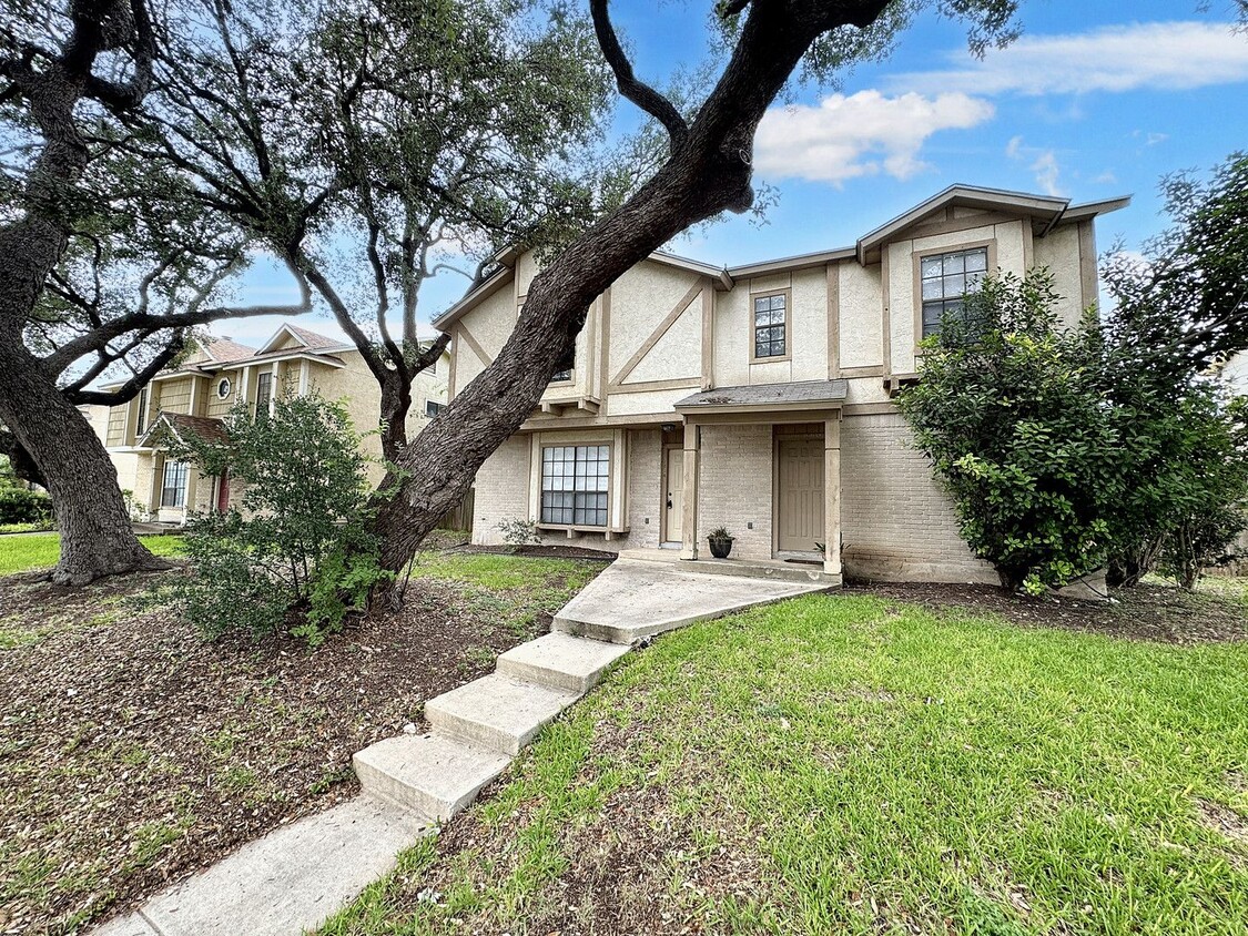 Foto principal - Cozy Townhome in Vista View