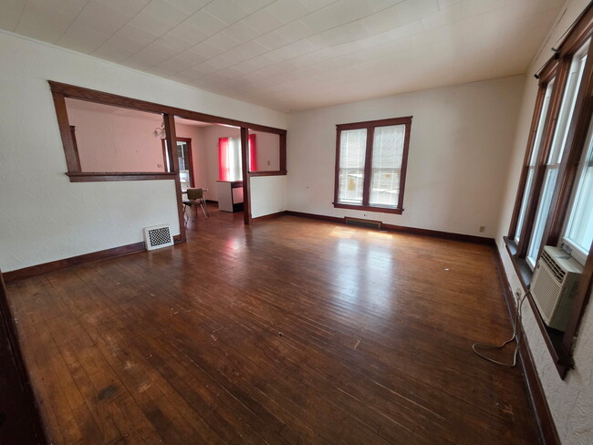 Building Photo - 417 N 5th St