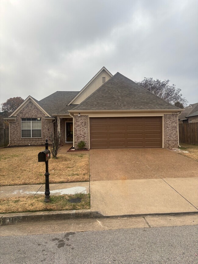 Building Photo - 1117 E Cortona Cir