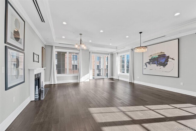 Foto del edificio - 5000 Royal Ct