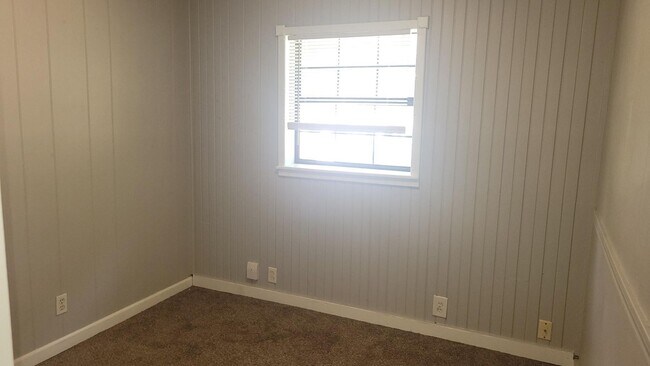 Foto del edificio - PRE-LEASING!! Two Bedroom/ One Bathroom House