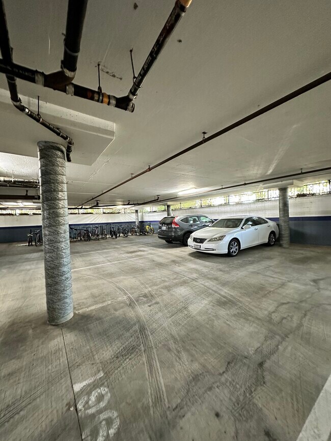 Foto del edificio - 9263 Regents Rd