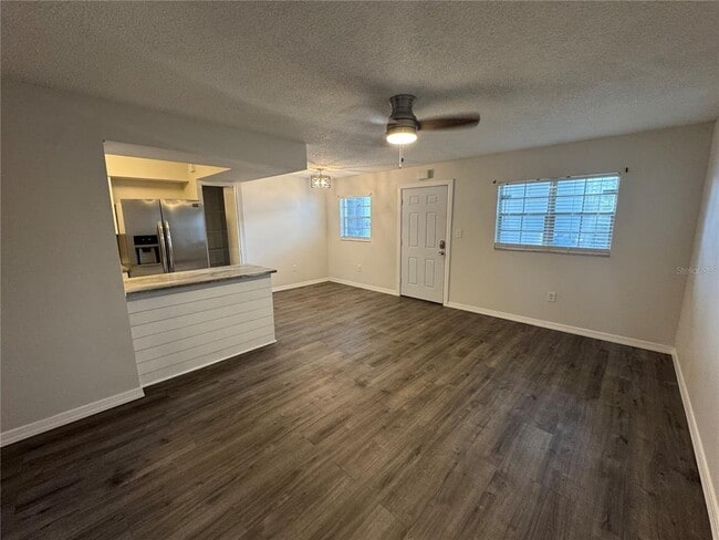 Foto del edificio - 4503 3rd St Cir W