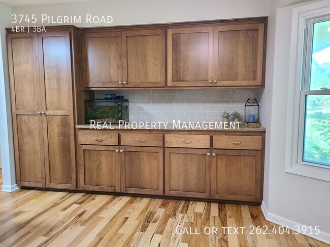 Foto del edificio - 3745 Pilgrim Rd