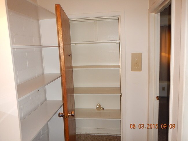 Building Photo - 1120 Grand Dr