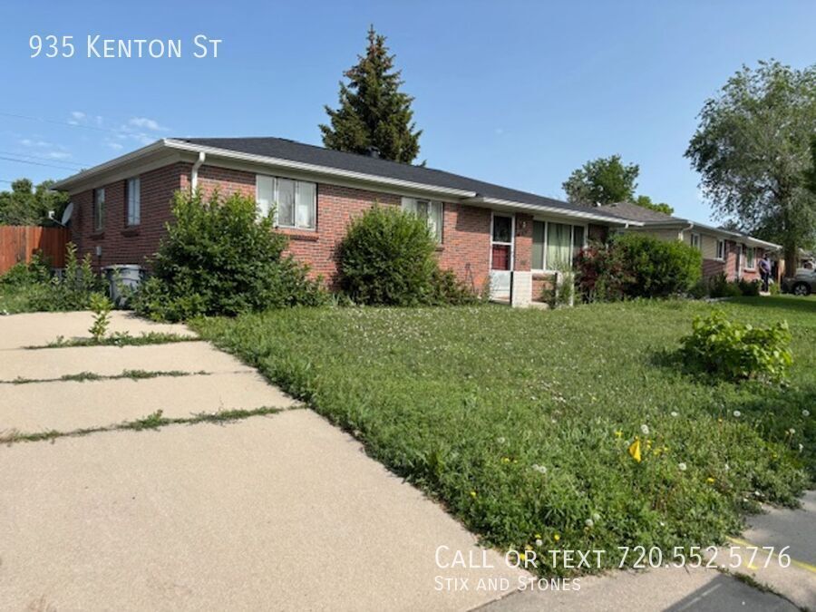 Building Photo - 935 Kenton St