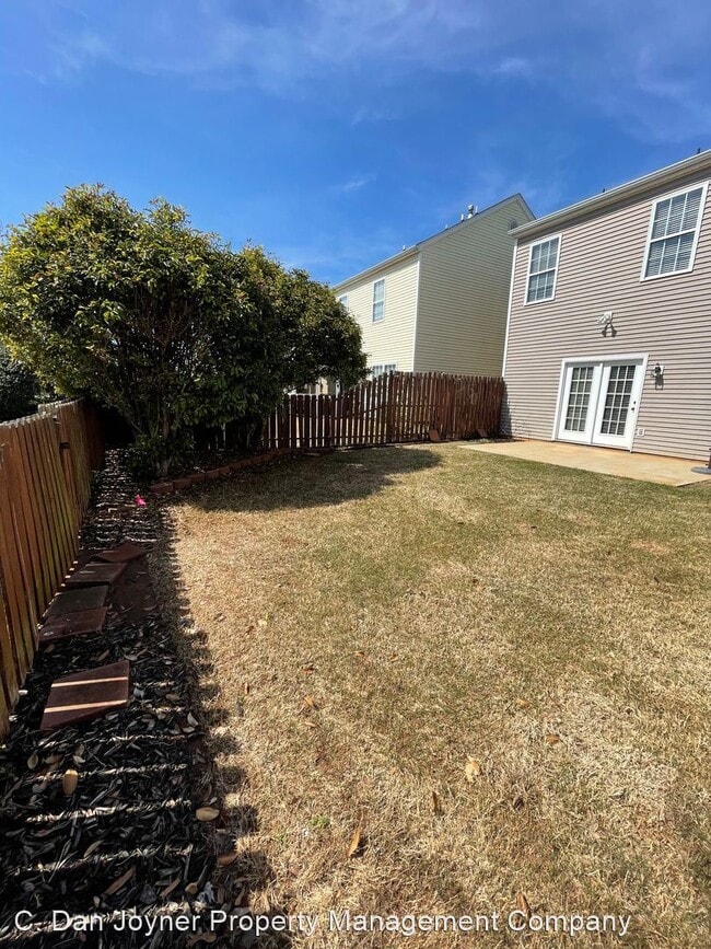 Building Photo - 3 br, 2.5 bath House - 102 Nobska Light Court
