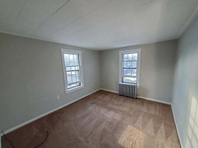 Building Photo - 396 W Clements Bridge Rd