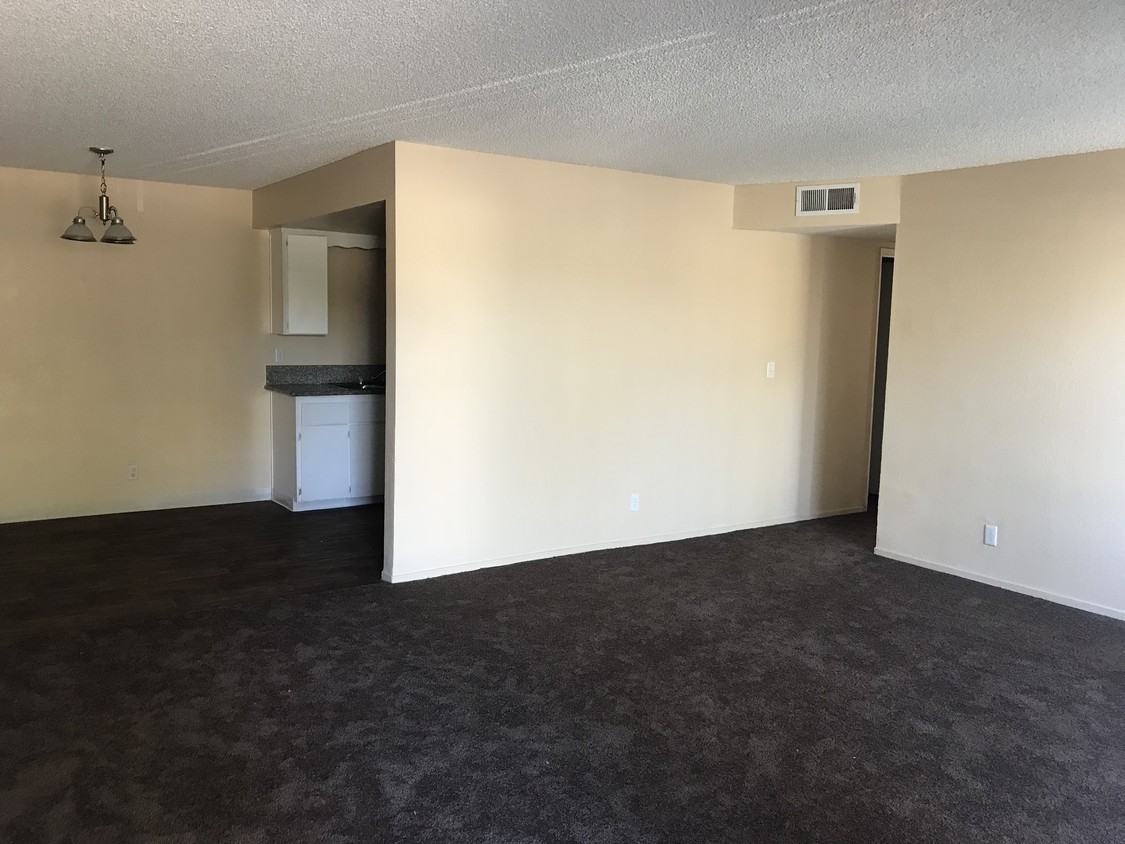 Foto principal - 600 N Humboldt Ave
