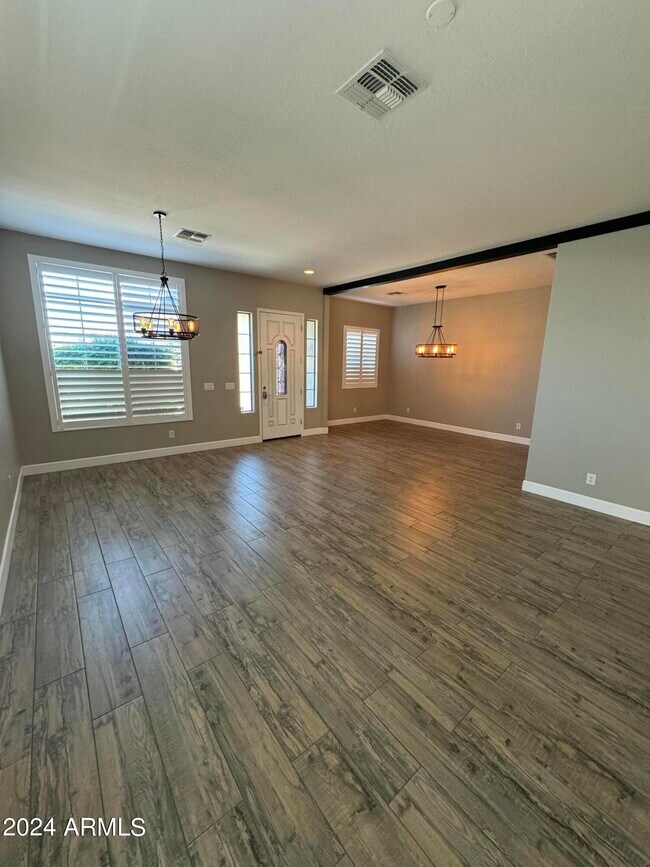 Foto del edificio - 33511 N 25th Dr