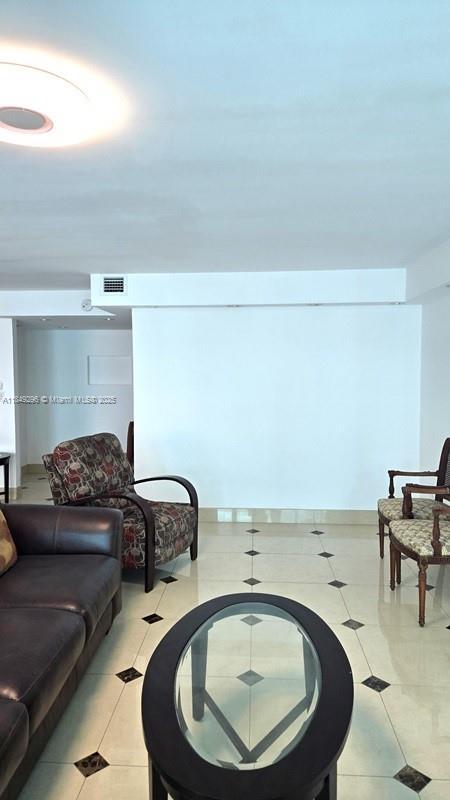 Building Photo - 18051 Biscayne Blvd
