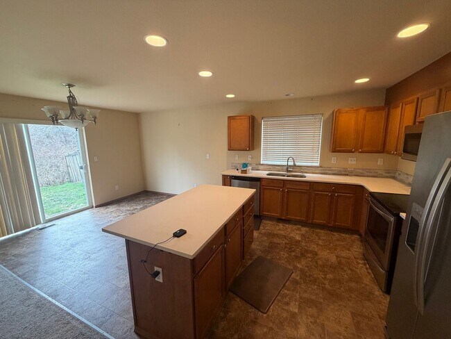 Foto del edificio - Beautiful 3 bedroom in Spanaway WA - Apply Today!