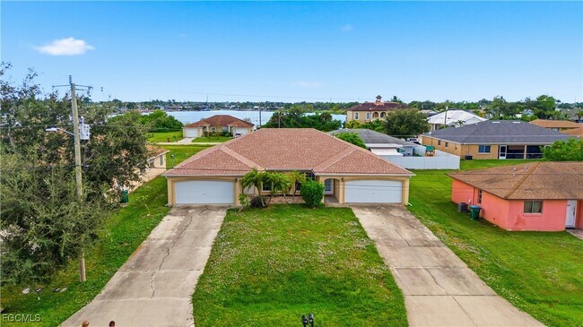 Building Photo - 516-518 SE 5th Pl