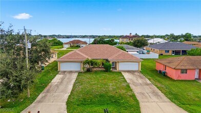 Building Photo - 516-518 SE 5th Pl