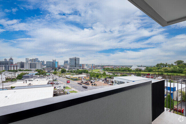 1BR, 1BA - C - 770SF - Balcony - Luna Apartments