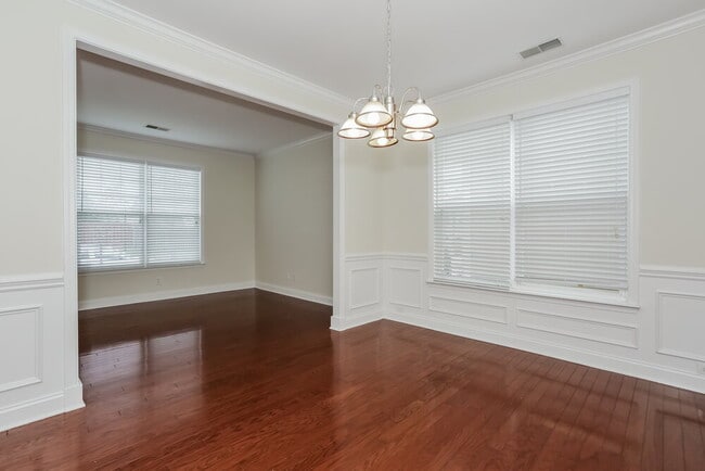 Building Photo - 10430 Carver Falls Rd