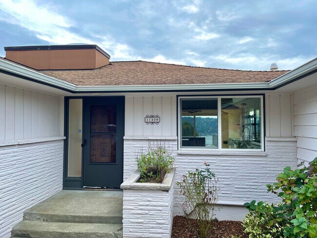 Foto del edificio - Matthew’s Beach 4 Bed, 3.5 Bath Home with ...