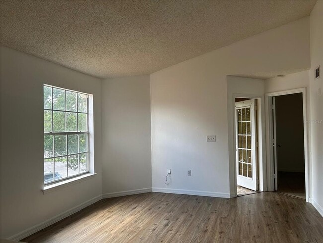 Building Photo - 401 Fountainhead Cir
