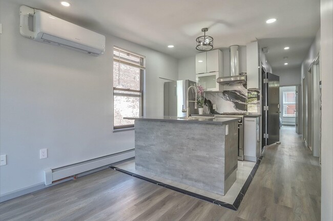 Foto del edificio - 232 1st St