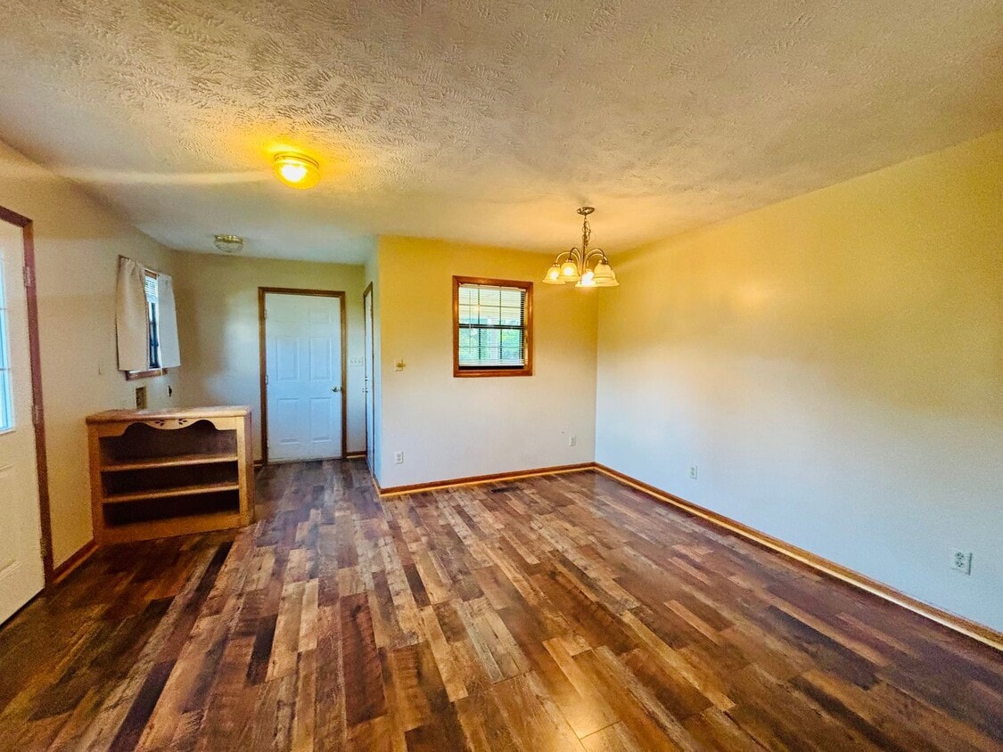 Foto principal - 160 Cotton Grove Rd