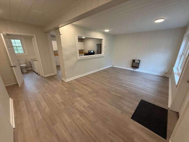 Building Photo - 2406 Rte 29