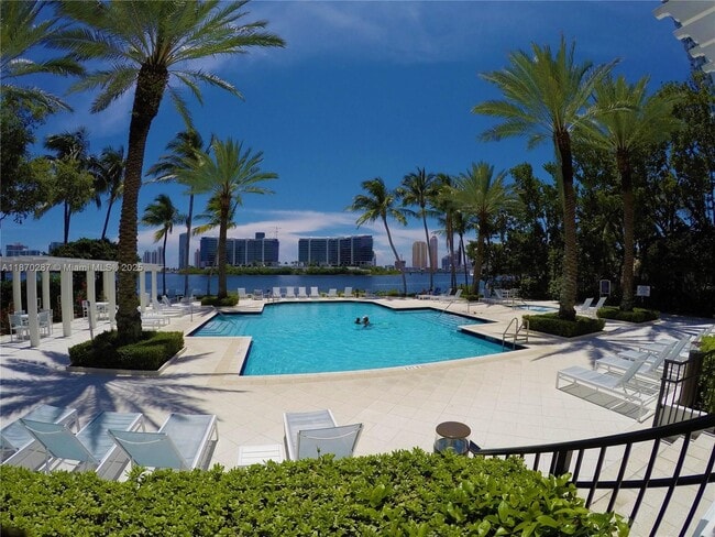Foto del edificio - 3205 NE 184th St
