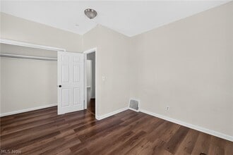 Building Photo - 505 Brown St