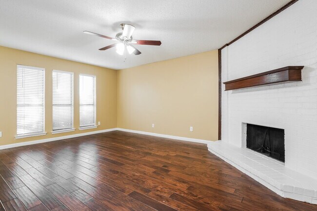 Foto del edificio - 4209 Glen Pines Dr