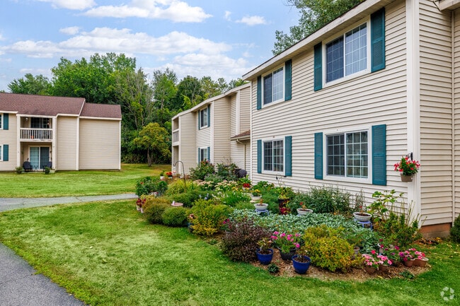 Building Photo - Drumlin Heights