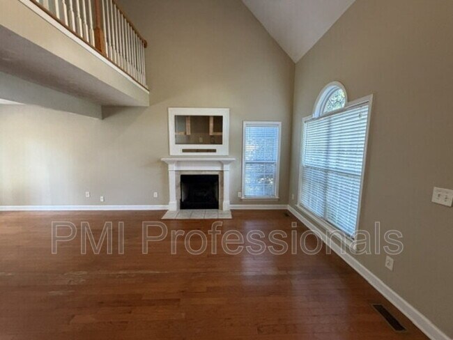 Foto del edificio - 548 Faxon Ct