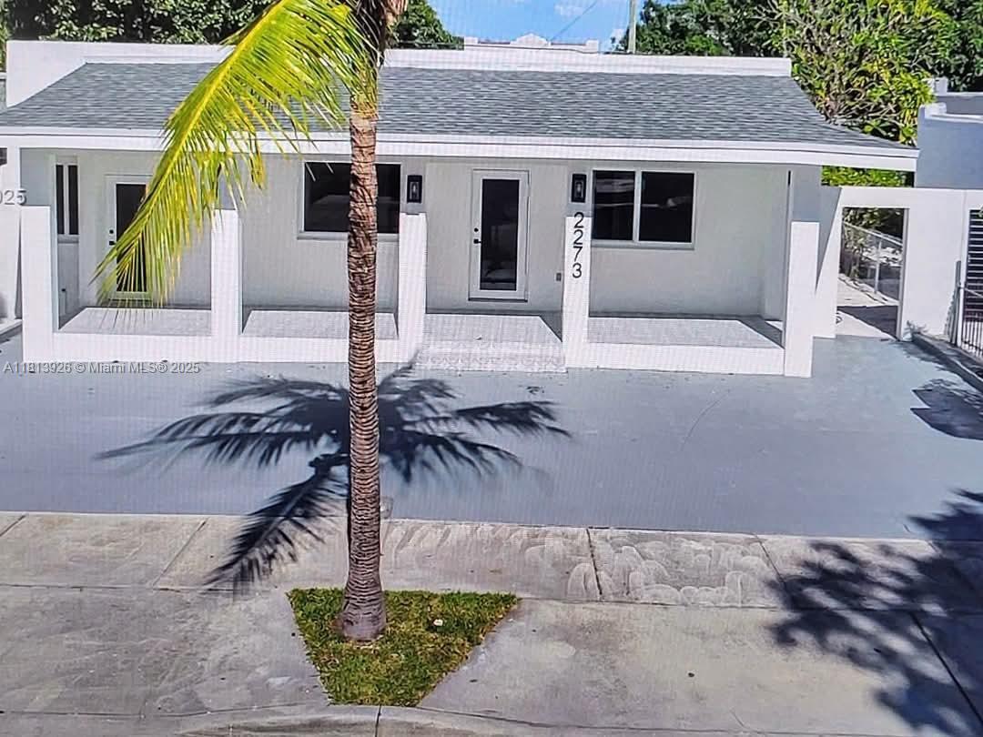 Foto principal - 2273 SW 5th St