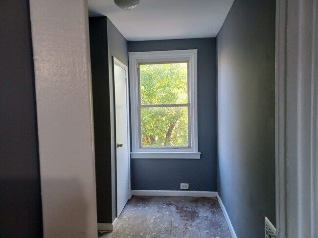 Building Photo - 2609 S Robinson St
