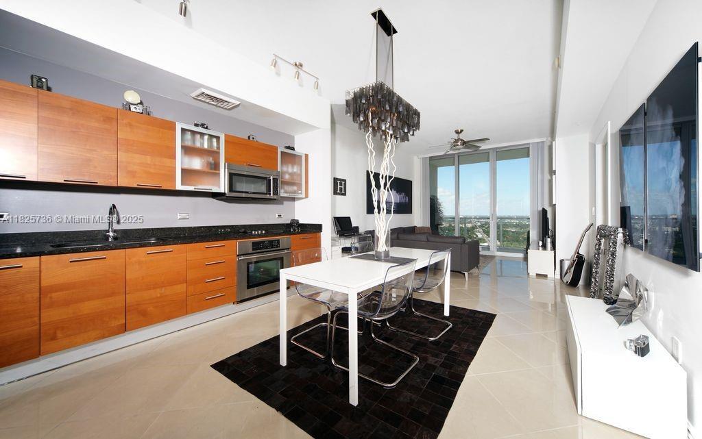 Foto principal - 3470 E Coast Ave