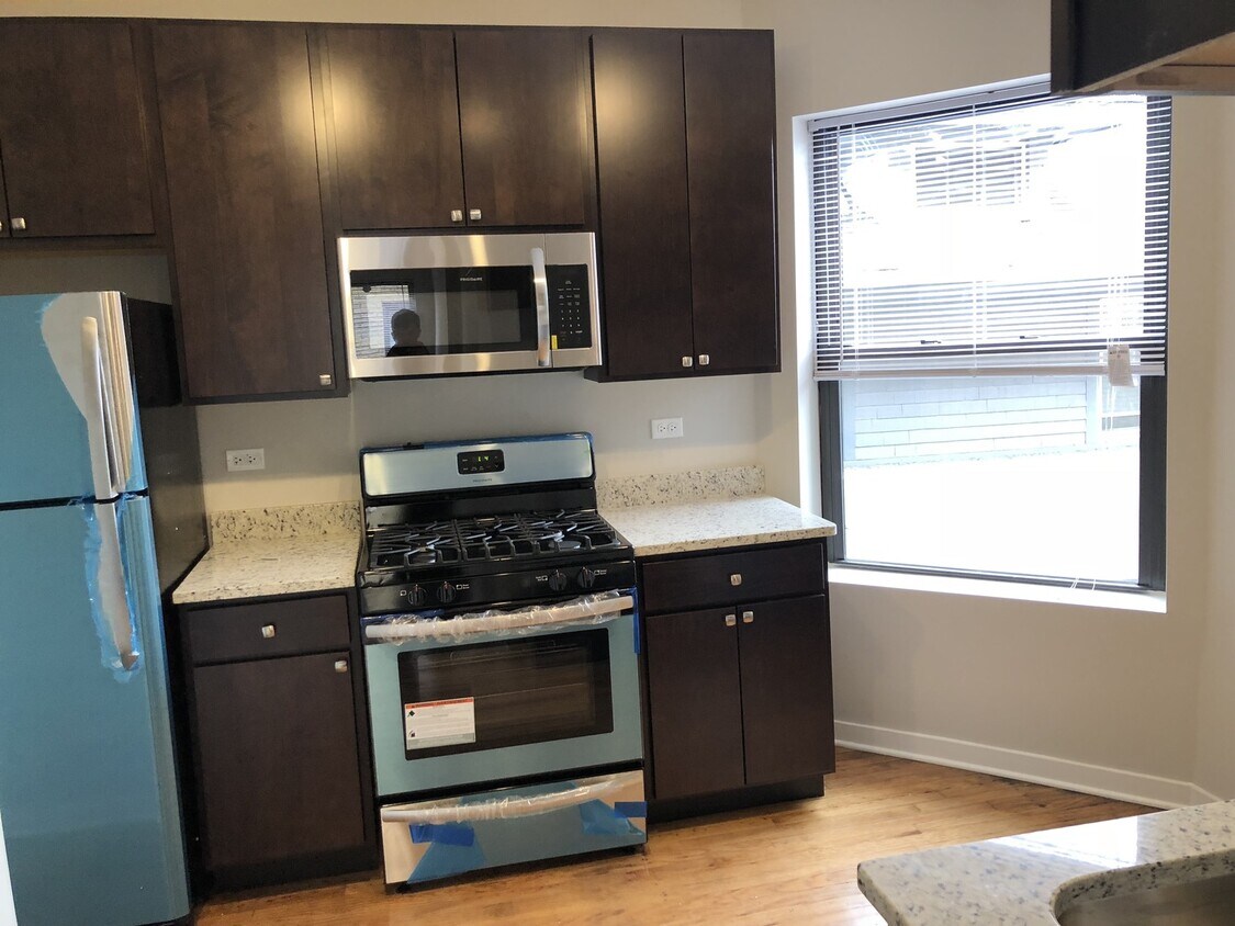 Foto principal - 4821 N Christiana Ave