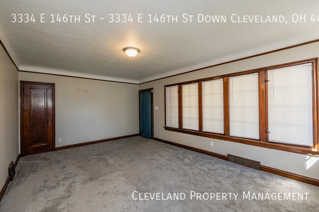 Building Photo - Charming Cleveland Duplex