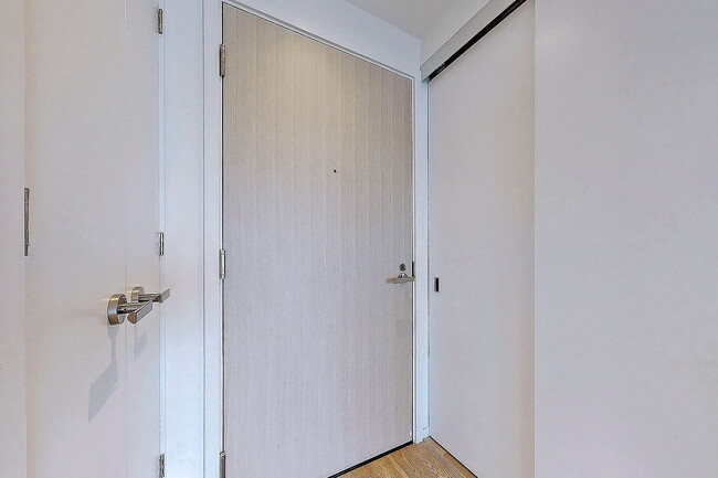 Building Photo - 5 Soudan Ave