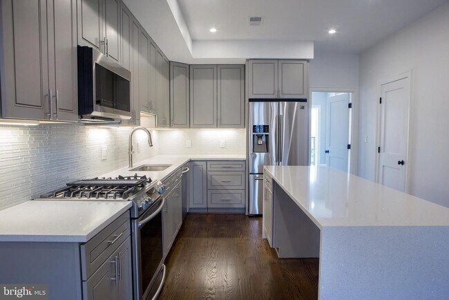 Building Photo - 1909 13th St NW