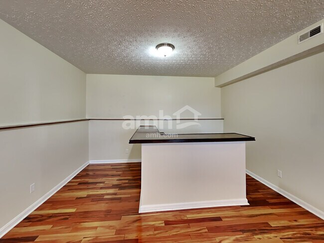 Foto del edificio - 10136 Corona Ln